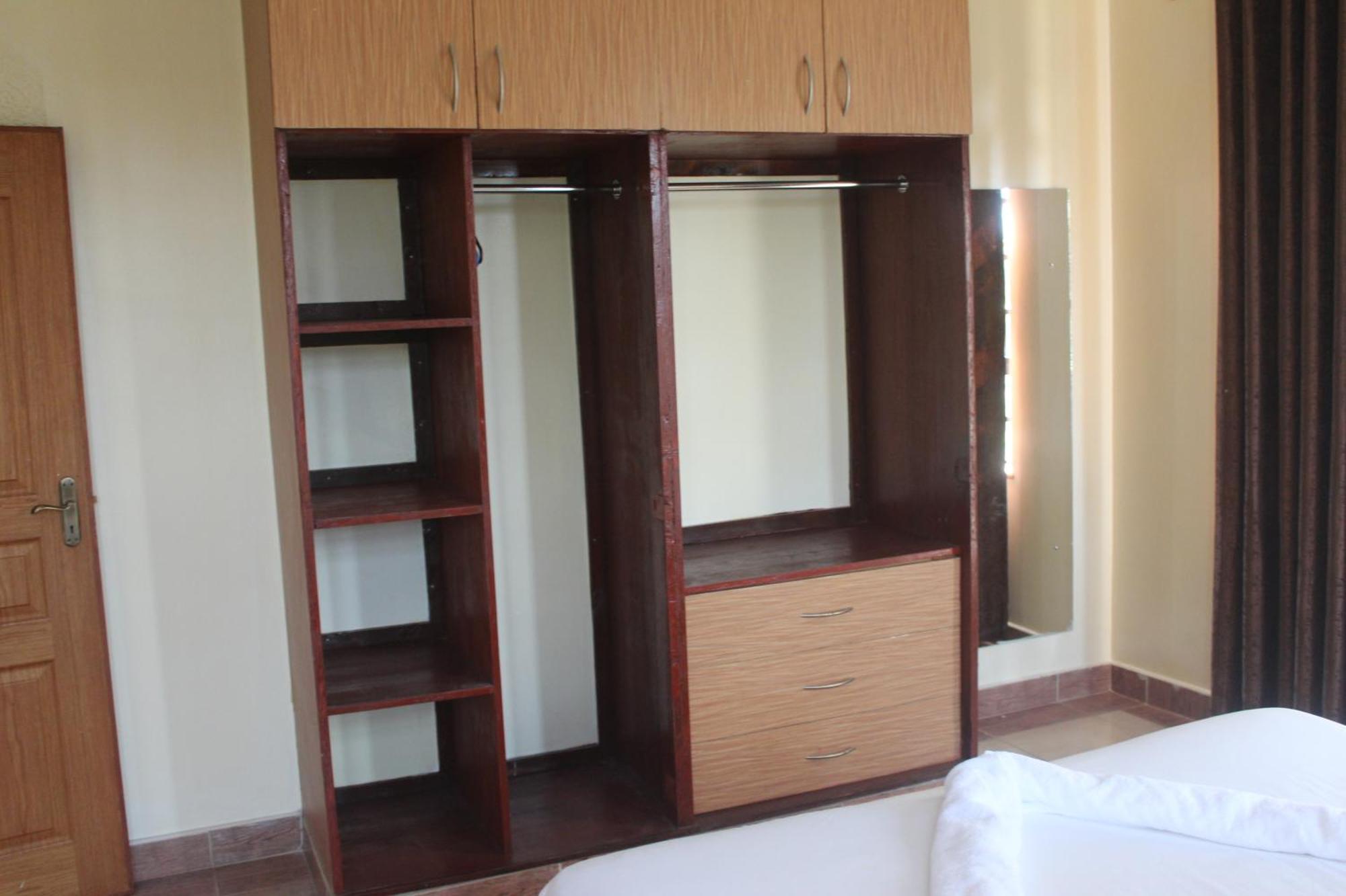 Eshborns House - Near Jomo Kenyatta International Airport And Sgr With Shuttle Services Syokimau Exterior foto